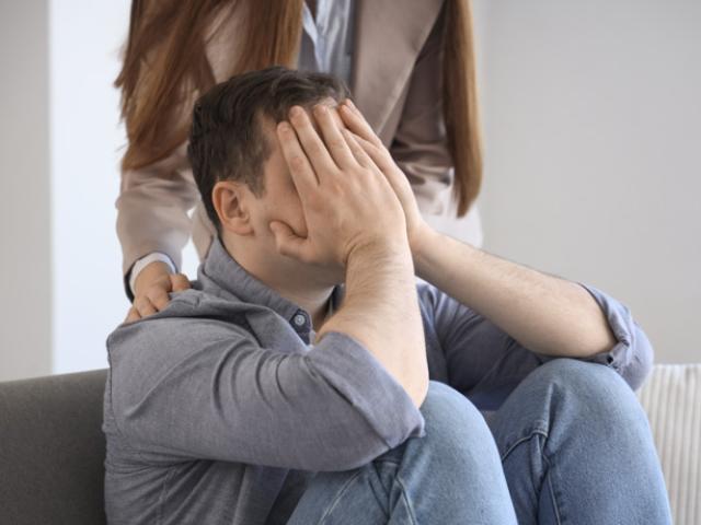 Persona con problemas para dejar el alcohol