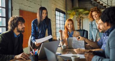 Ejemplo de responsabilidad social corporativa en seguros.